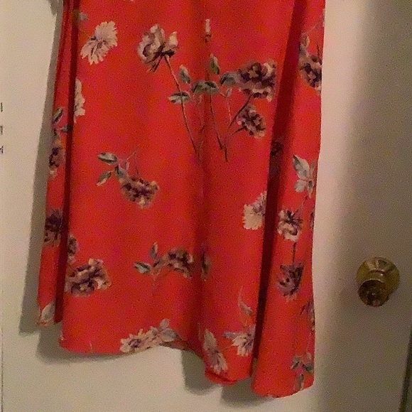 Motto Floral V-Neck Pocket Dress - Picture 3 of 7